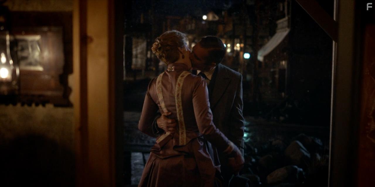 Anna Gunn and Timothy Olyphant in Deadwood (2019)