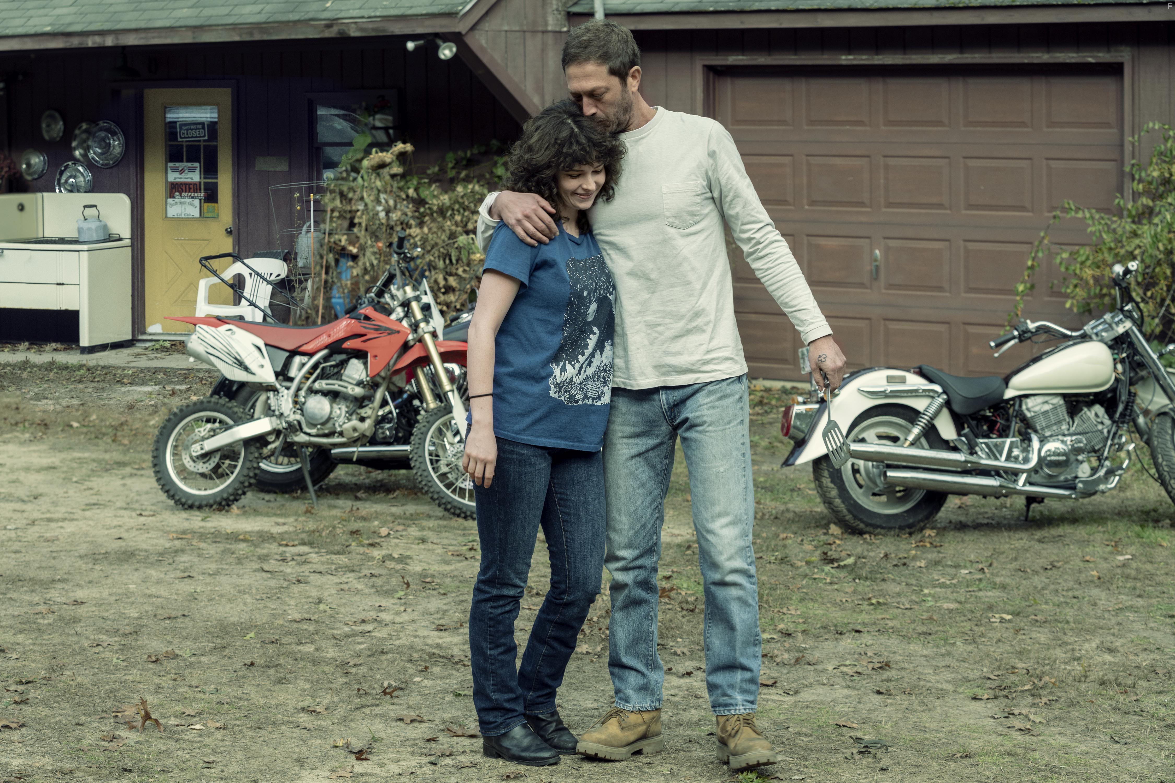 Ebon Moss-Bachrach and Ashleigh Cummings in NOS4A2 (2019)