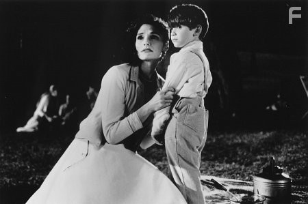 Mary Elizabeth Mastrantonio and Seth Mumy in Три желания (1995)