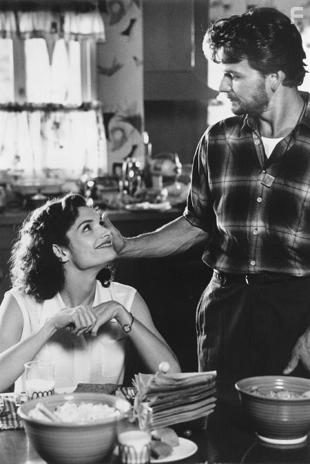 Patrick Swayze and Mary Elizabeth Mastrantonio in Три желания (1995)