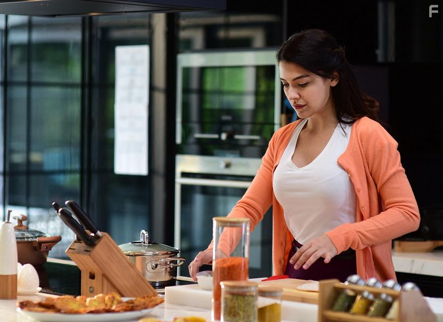 Biran Damla Yilmaz in Canevim (2019)