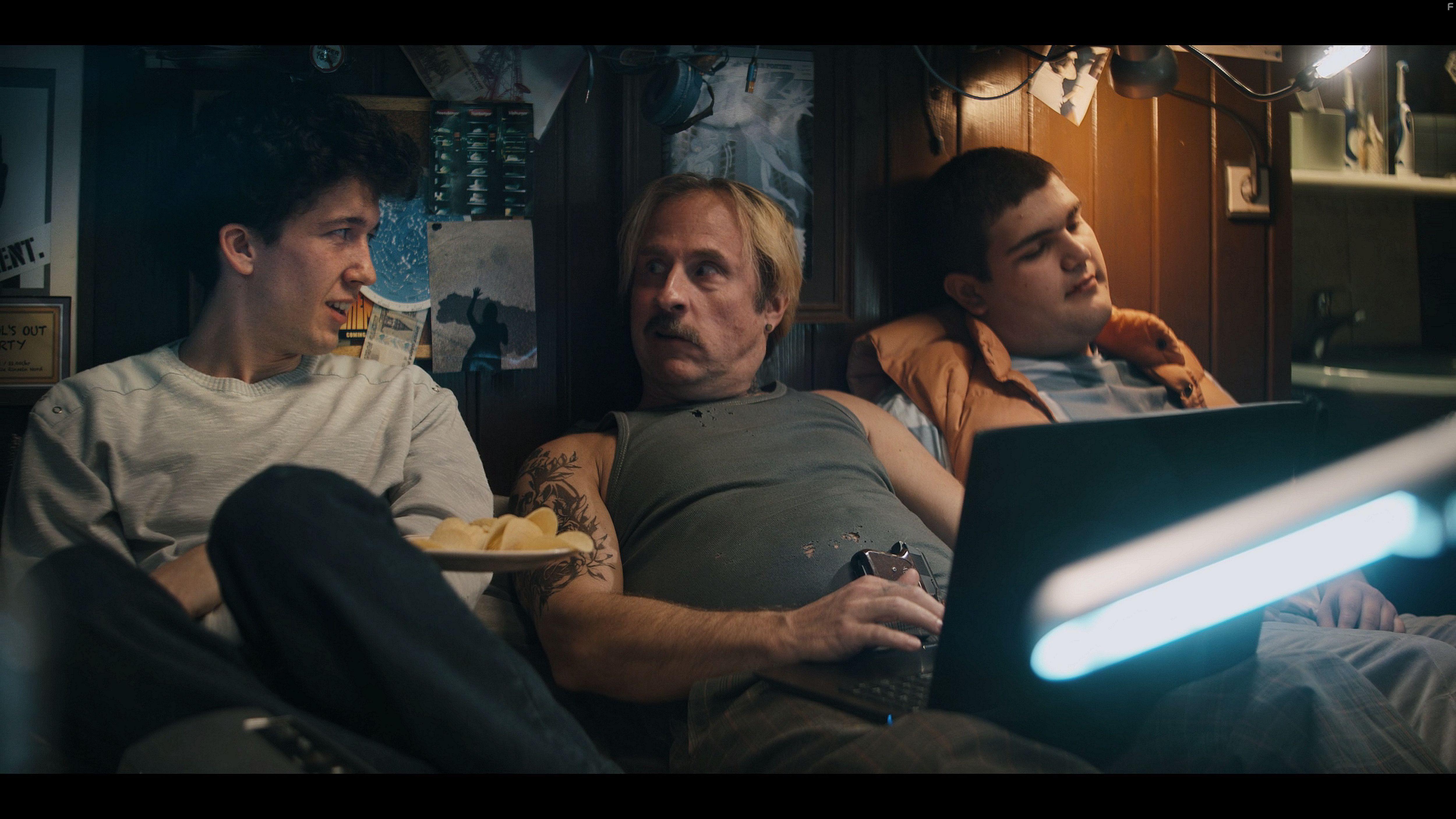 Bjarne Mdel, Maximilian Mundt, and Danilo Kamber in How to Sell Drugs Online (Fast): Failure is Not an Option (2019)