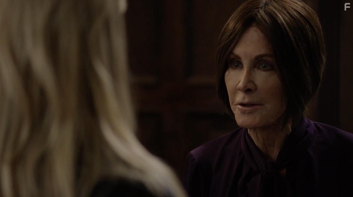 Joan Van Ark in Psycho Wedding Crasher (2017)