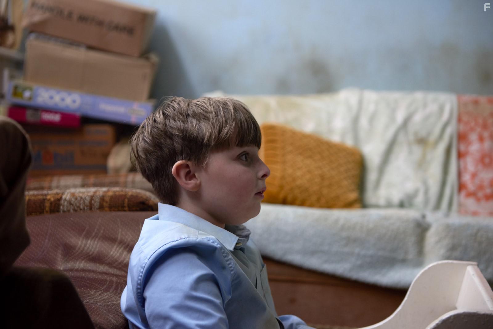 Justin Salinger, Tony Way, and Ella Smith in Ray & Liz (2018)