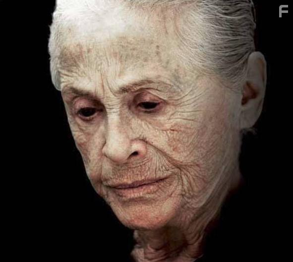 Montserrat Carulla in Crematorio (2011)