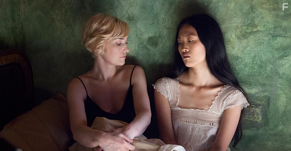 Maya Murofushi and Angelique Cavallari in Seguimi (2017)