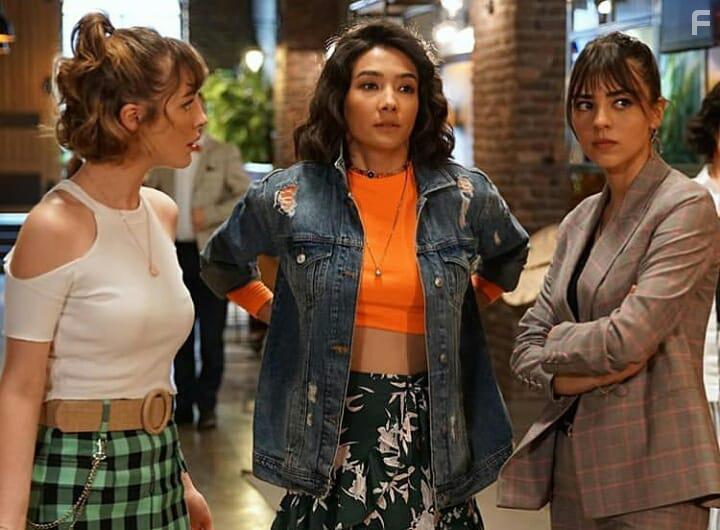 Deniz Isin, Aybke Pusat, and Aslihan Malbora in Her Yerde Sen (2019)