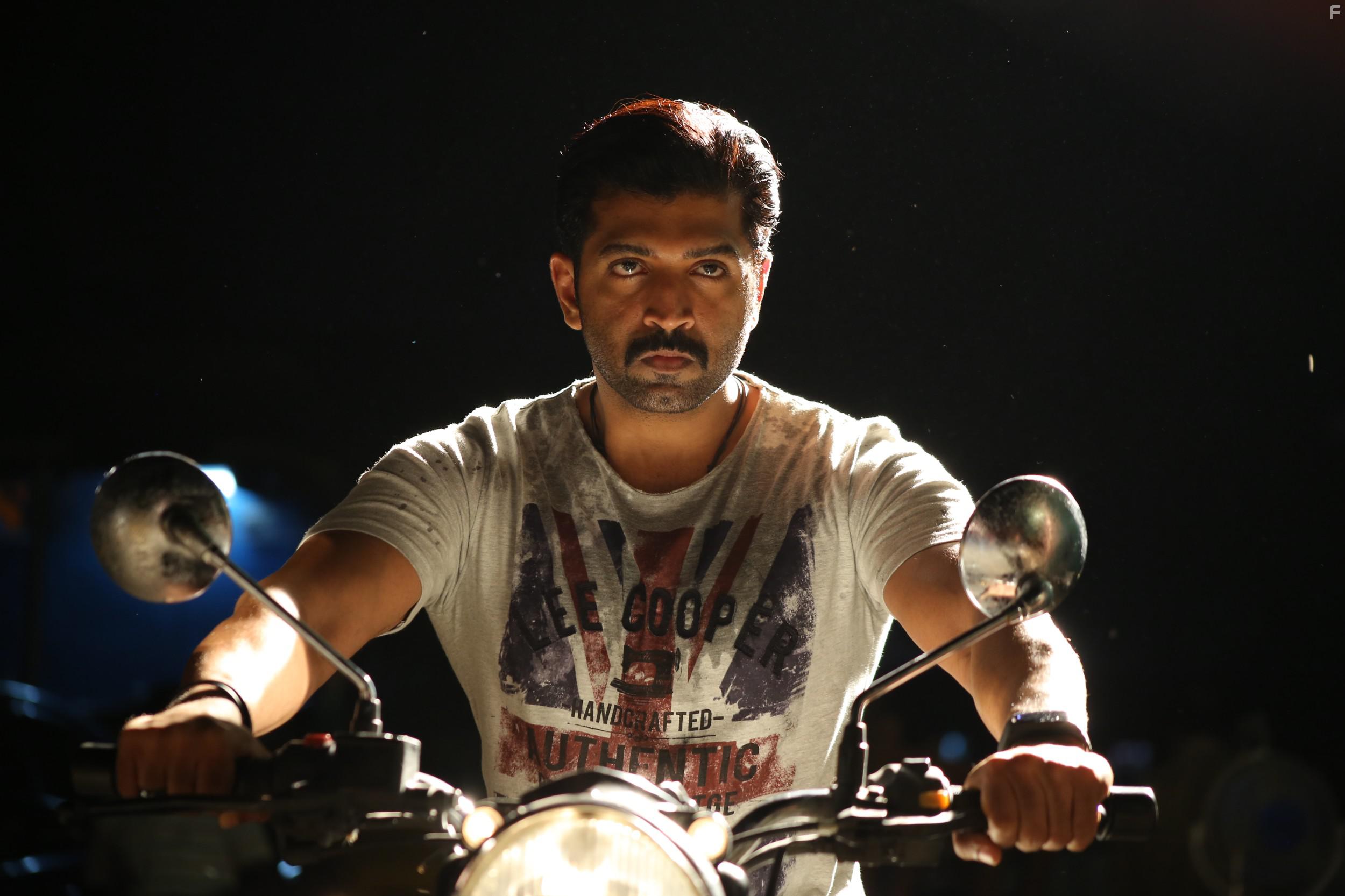 Arun Vijay in Thadam (2019)