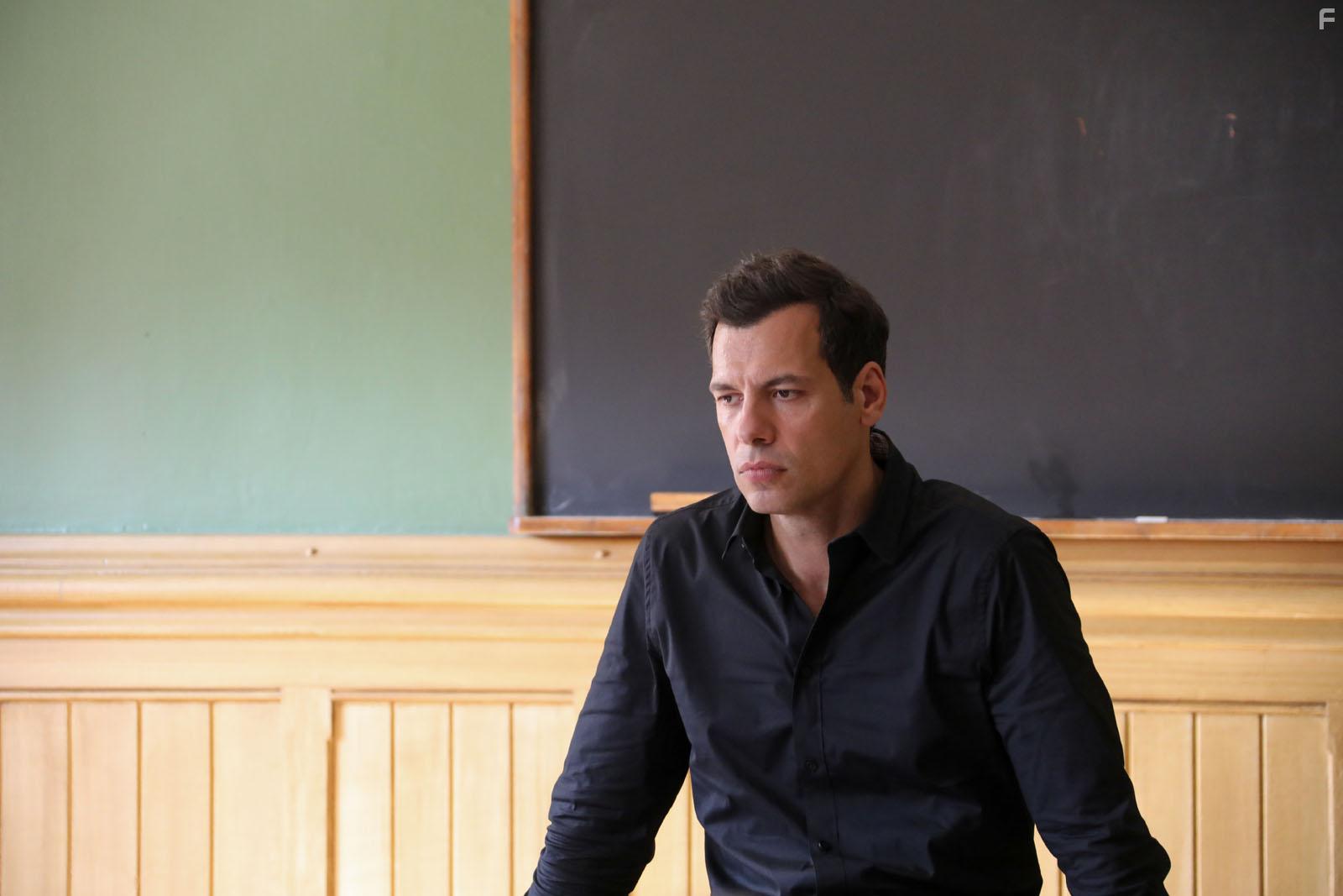 Laurent Lafitte in L'heure de la sortie (2018)