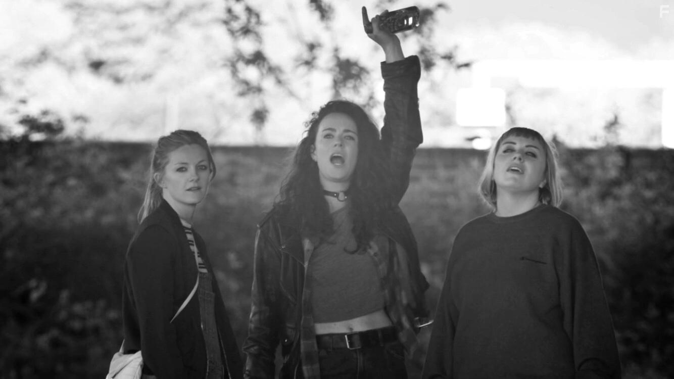 Amy Manson, Rachel Jackson, and Gemma McElhinney in Beats (2019)