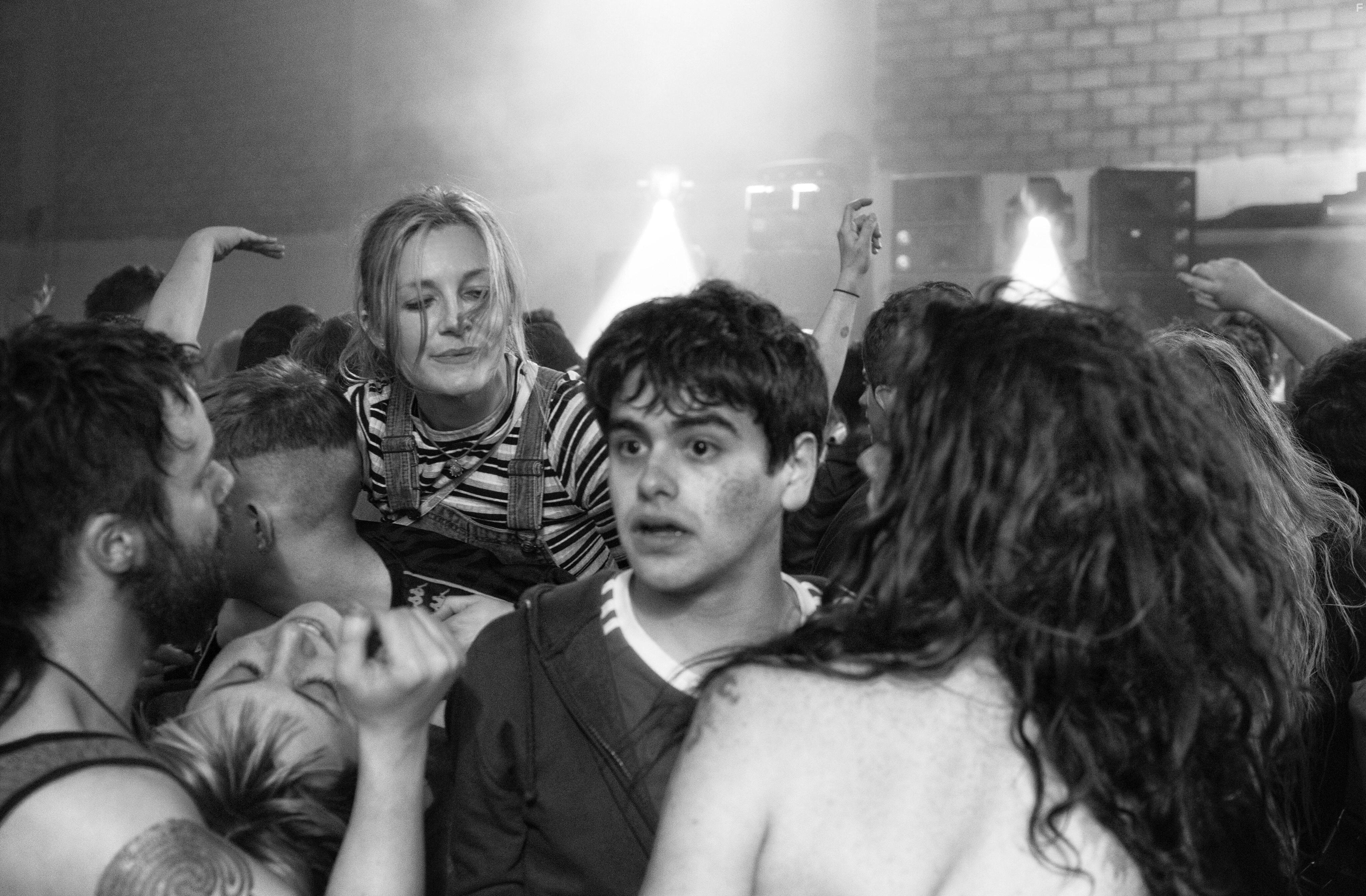 Cristian Ortega, Amy Manson, Rachel Jackson, Gemma McElhinney, Lorn Macdonald, and Ross Mann in Beats (2019)