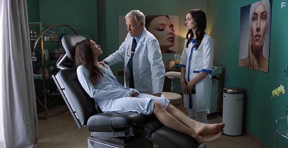 Richard Chamberlain in Nightmare Cinema (2018)