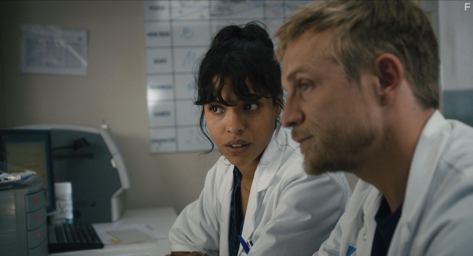 Jrmie Renier and Zita Hanrot in L'Ordre des mdecins (2018)