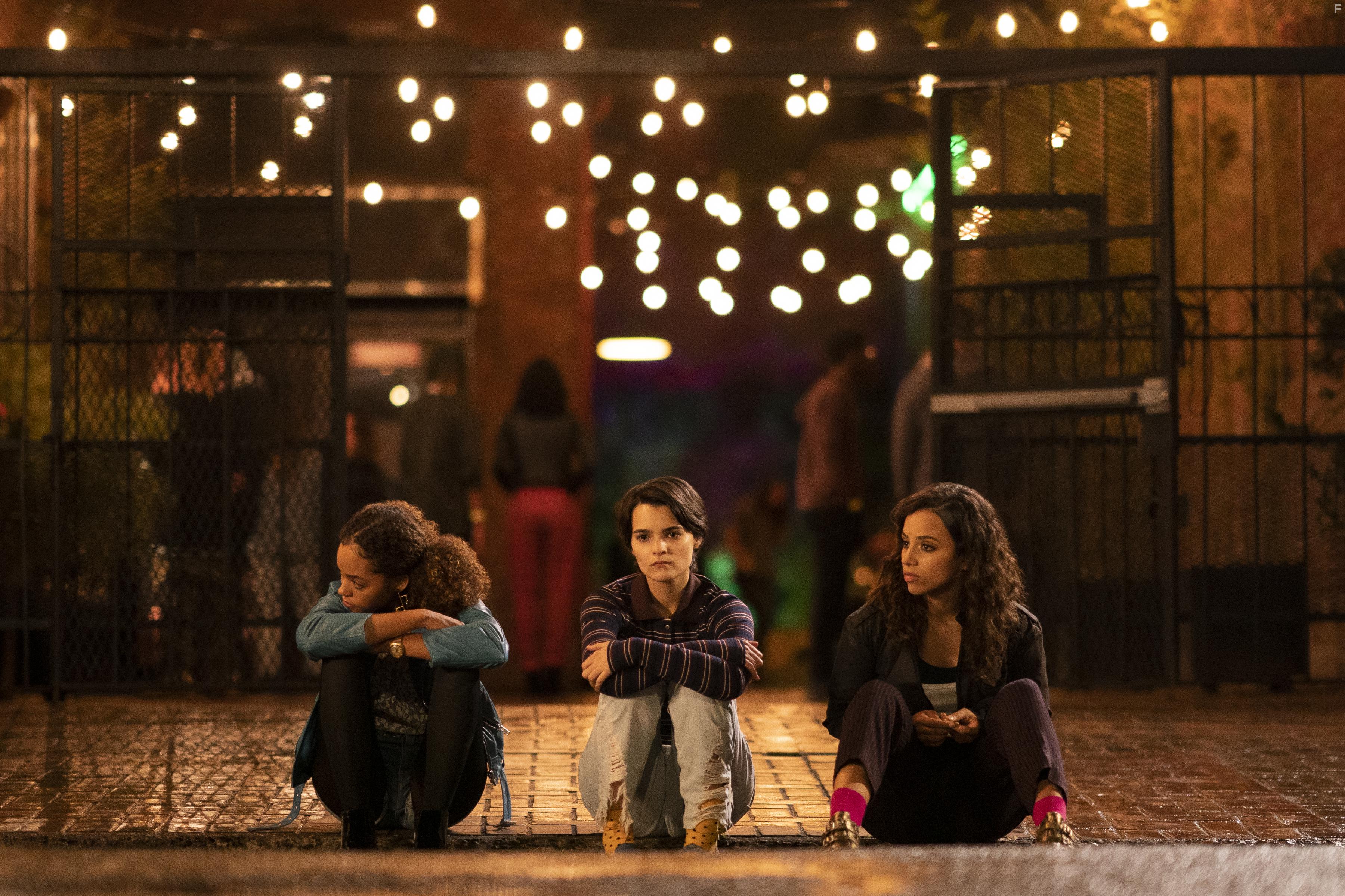 Kiana Madeira, Brianna Hildebrand, and Quintessa Swindell in Trinkets (2019)