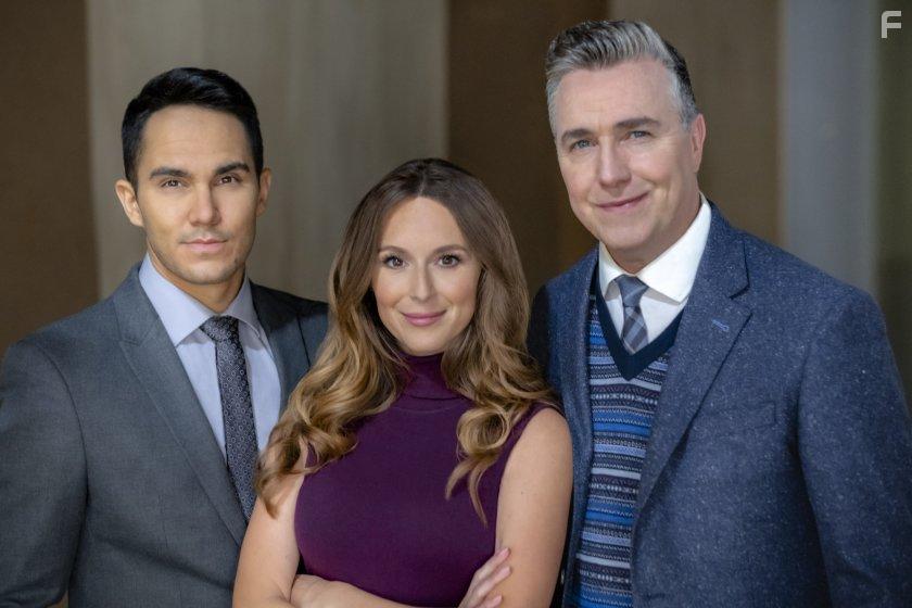 Paul McGillion, Alexa PenaVega, and Carlos PenaVega in Picture Perfect Mysteries: Exit, Stage Death (2020)