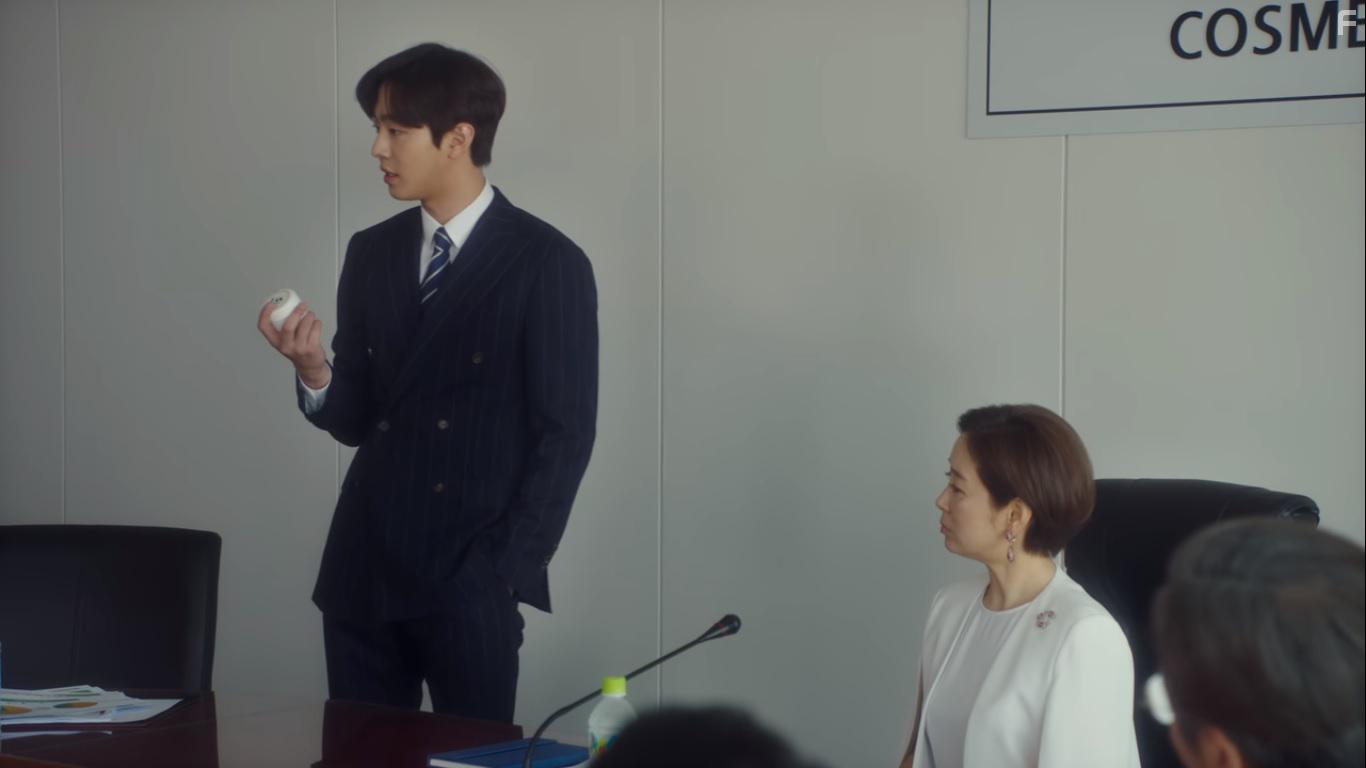 Yun Yoo-Sun and Hyo-Seop Ahn in Eobiseu (2019)