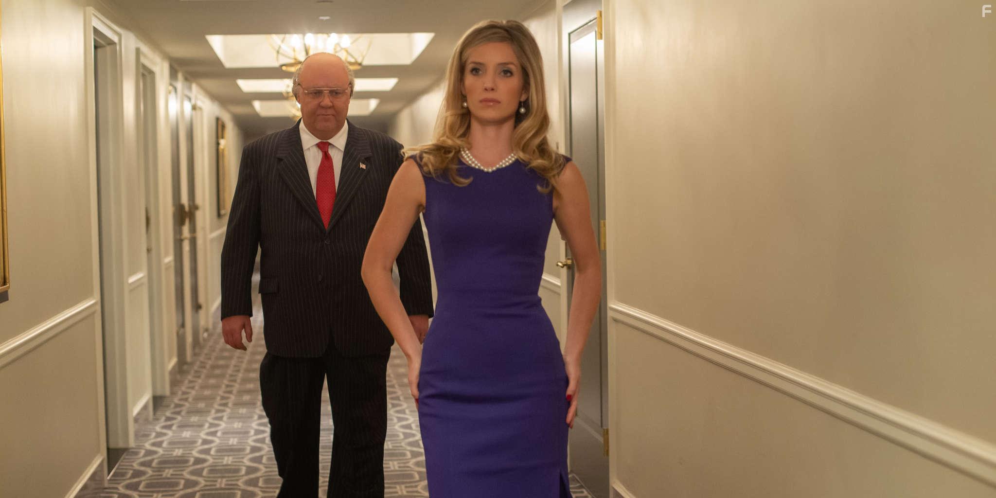 Russell Crowe and Annabelle Wallis in The Loudest Voice (2019)