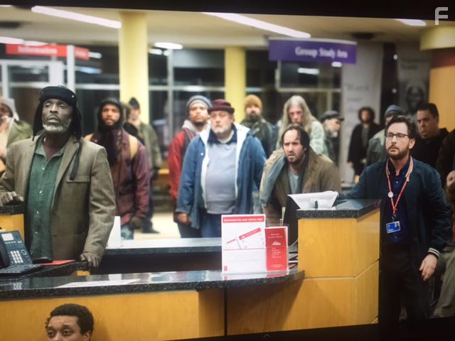 Emilio Estevez and Michael Kenneth Williams in The Public (2018)