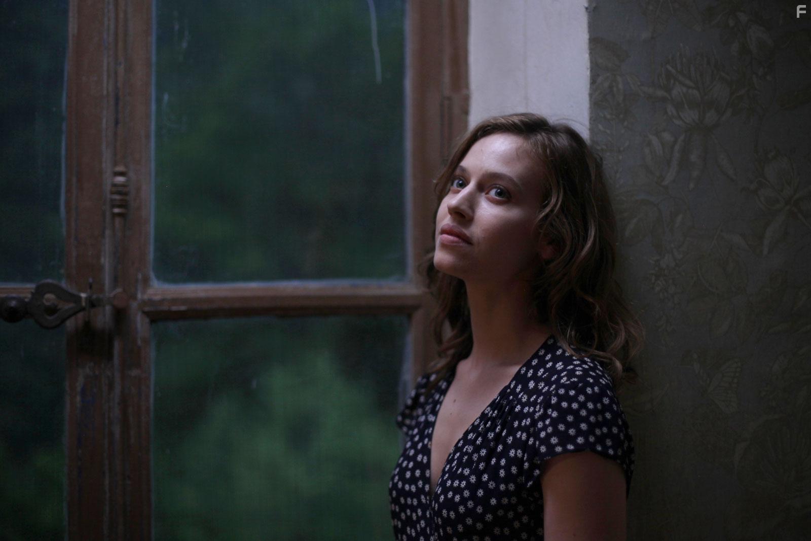 Lou de Lage in Blanche comme neige (2019)