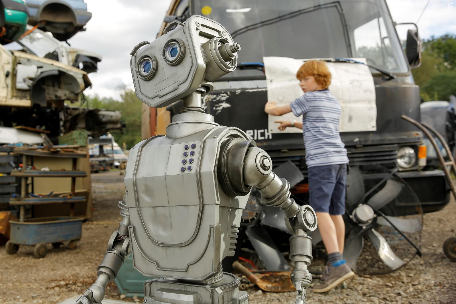 Arsseni Bultmann and Jonah Rausch in Robbi, Tobbi und das Fliewatt (2016)