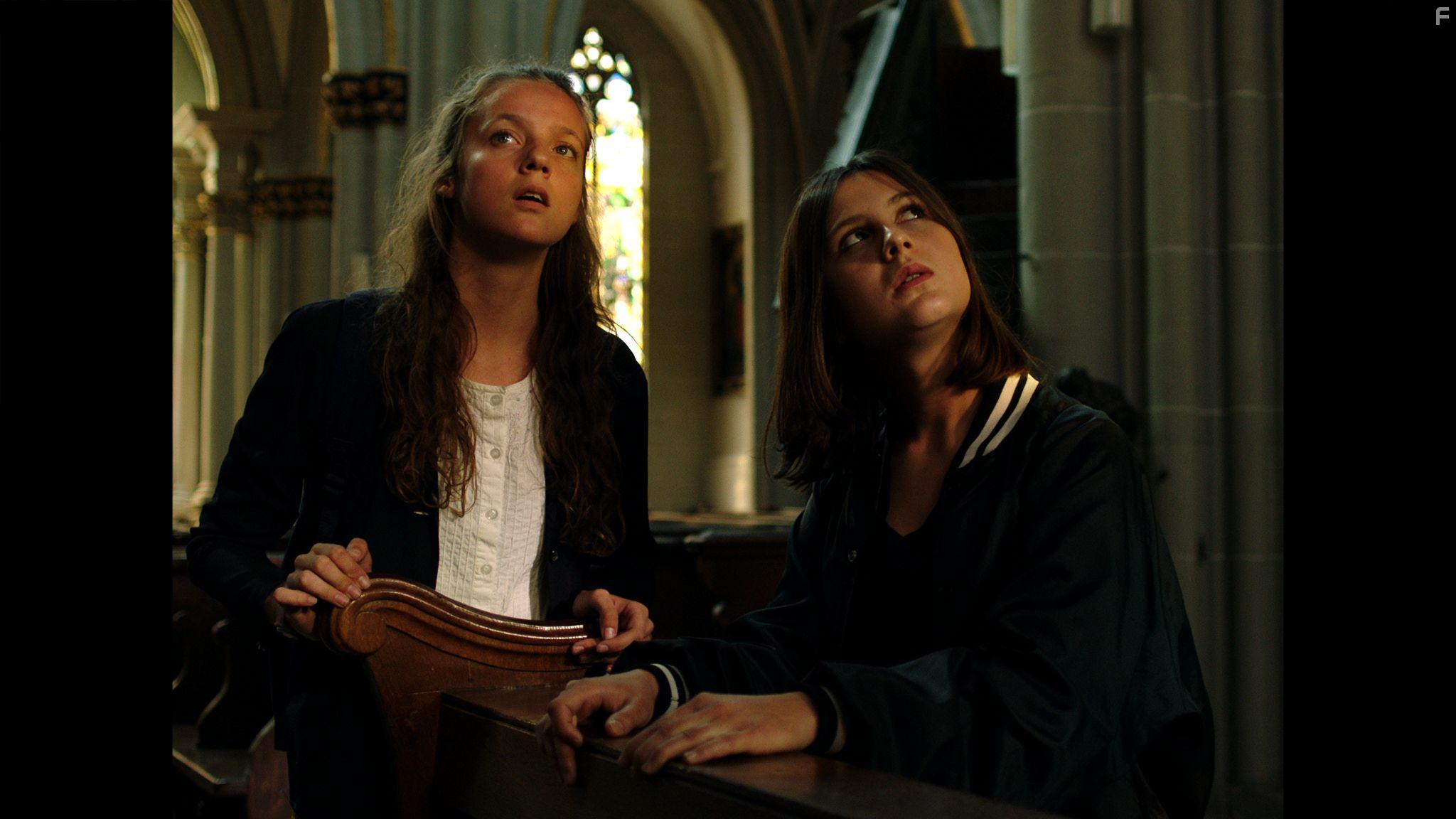 Sarah joue un loup garou (2017)