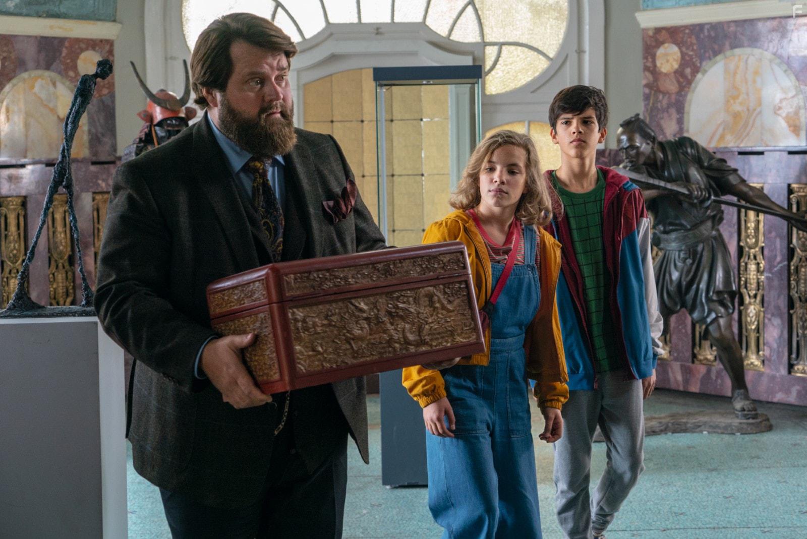 Antoine Monot Jr., Emma-Louise Schimpf, and Ilyes Moutaoukkil in TKKG (2019)