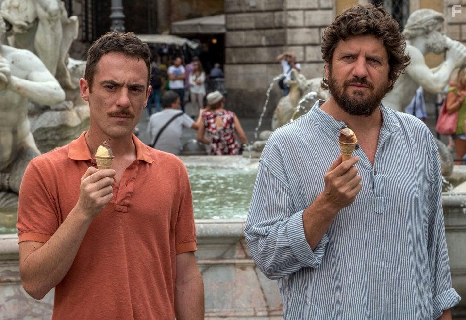 Fabio De Luigi and Elio Germano in Questione di Karma (2017)