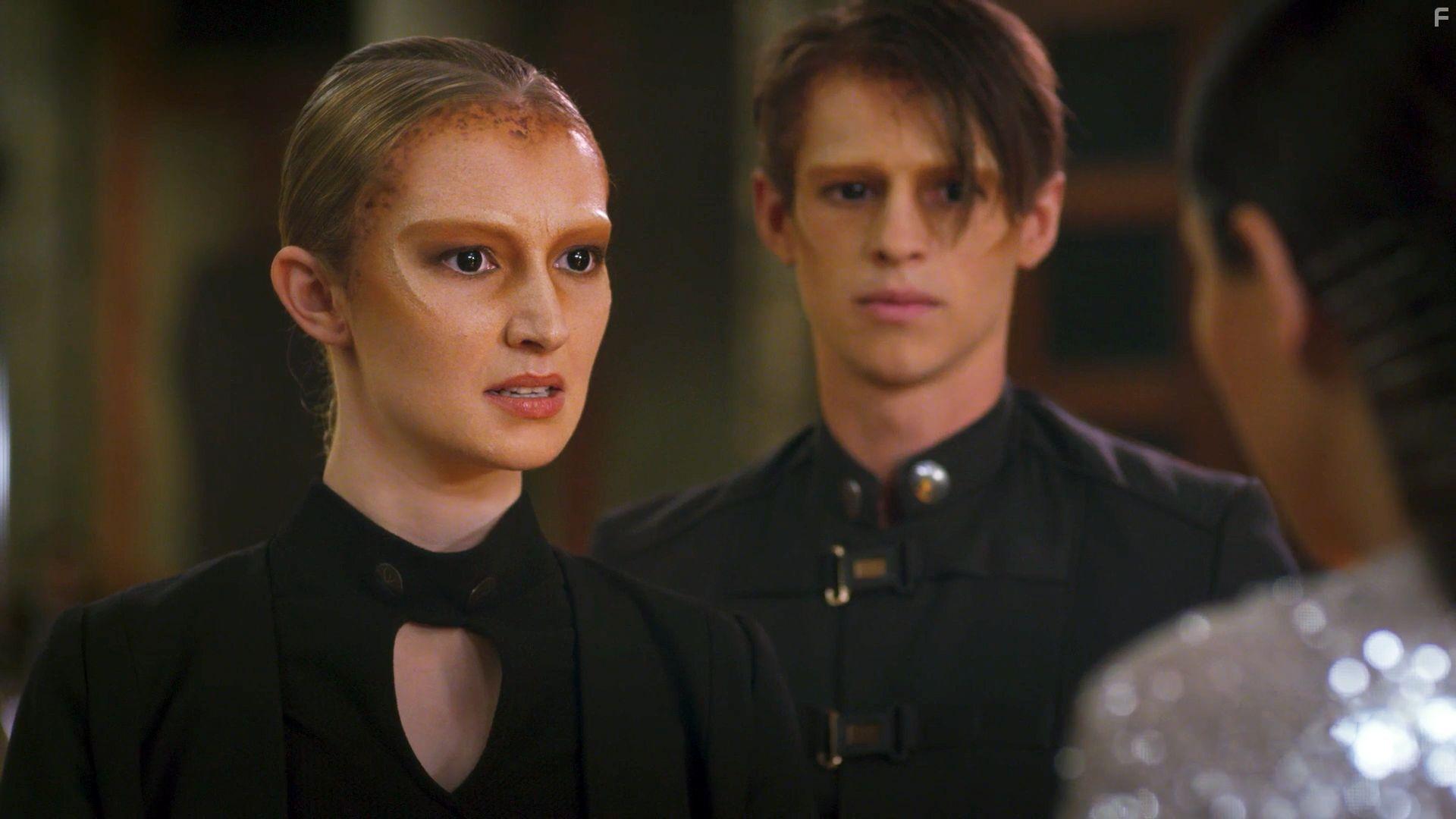 Amy McPherson and Ben Radcliffe in Pandora (2019)