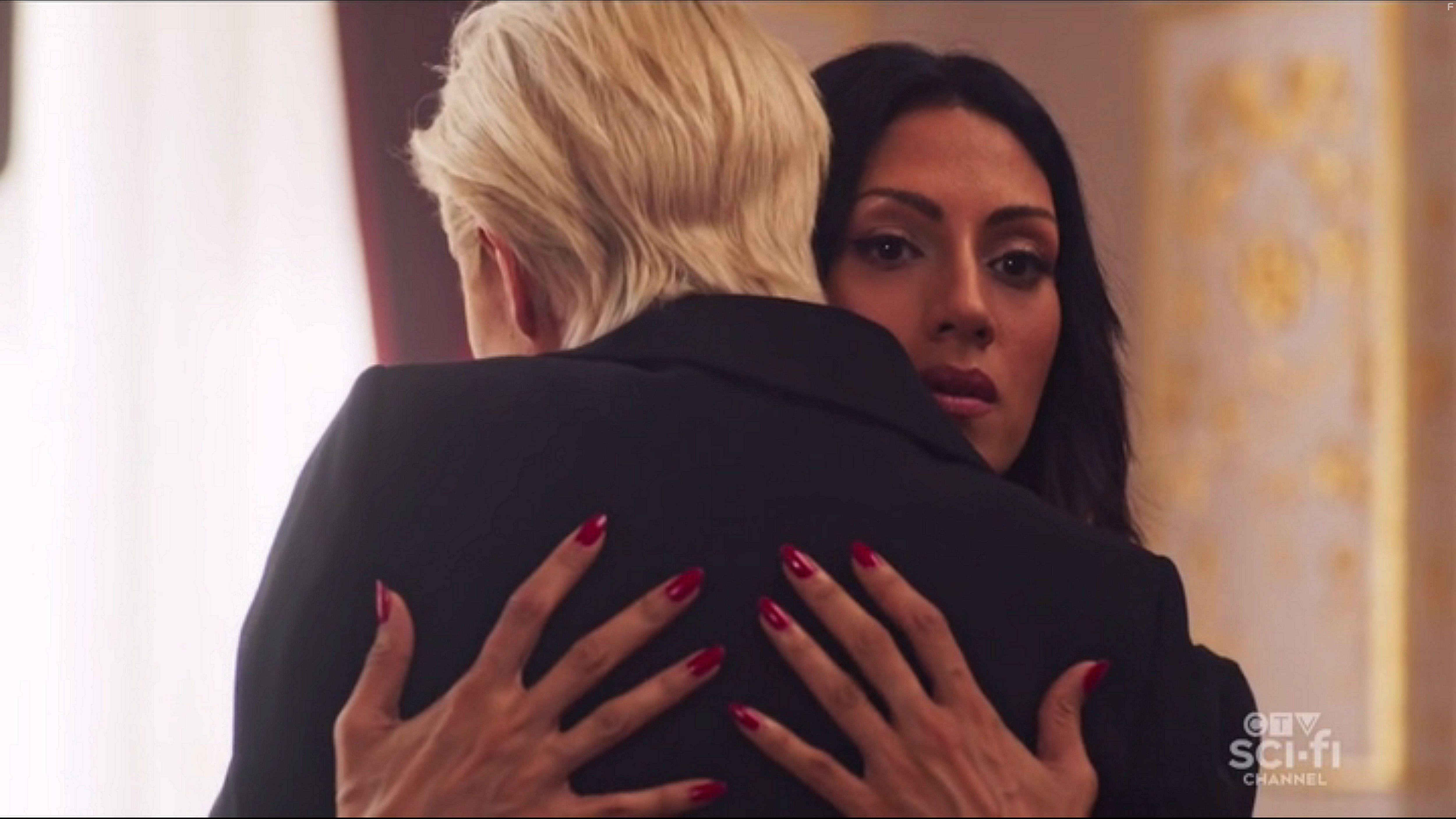 Tehmina Sunny and Isabelle Bonfrer in Pandora (2019)