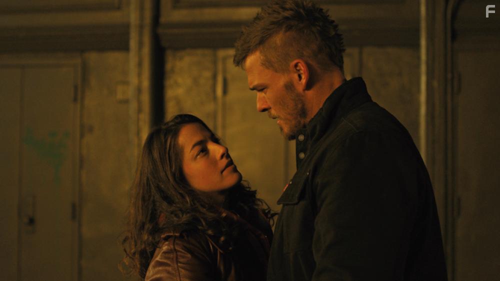 Olivia Thirlby and Alan Ritchson in Above the Shadows (2019)