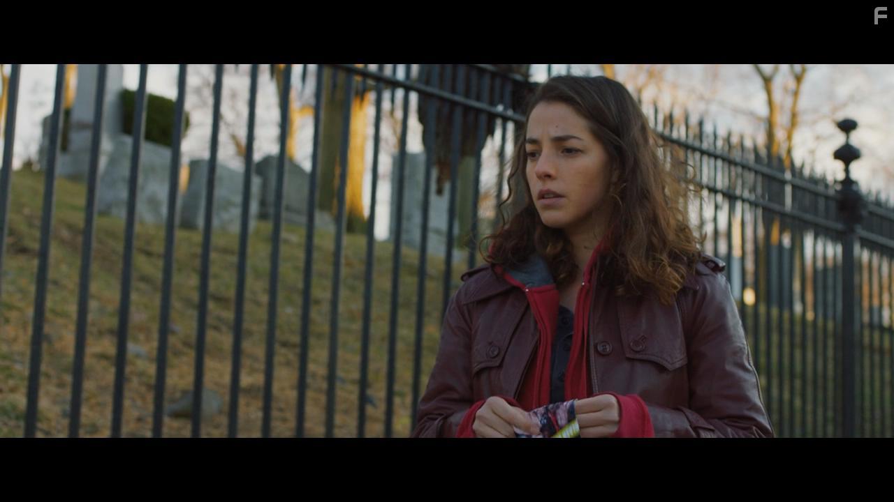 Olivia Thirlby in Above the Shadows (2019)