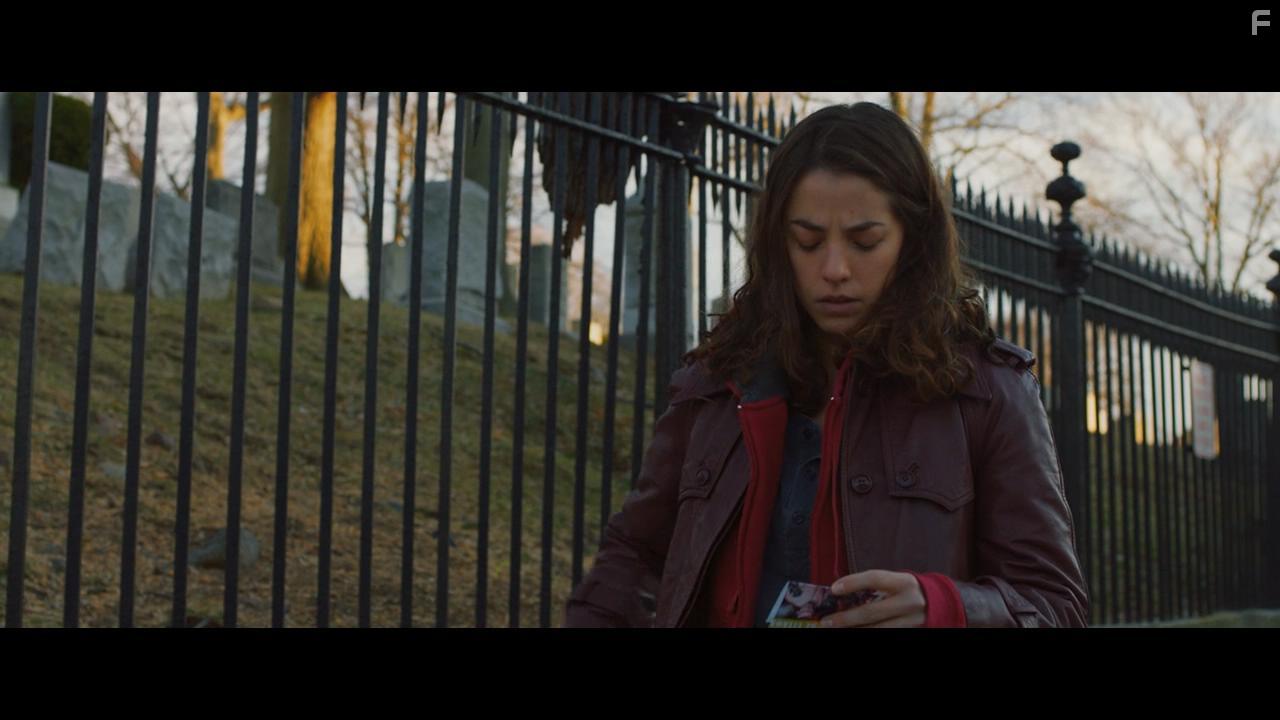 Olivia Thirlby in Above the Shadows (2019)