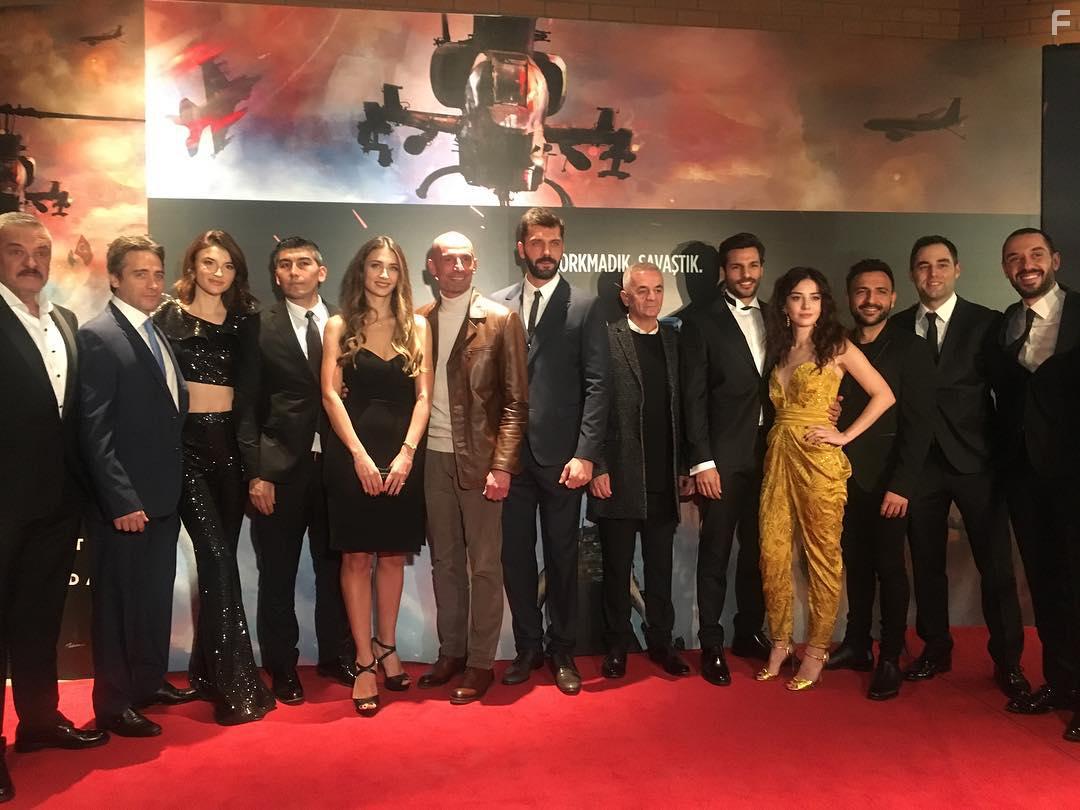 Zafer Algz, Murat Arkin, Mesut Akusta, Ahmet Pinar, Emir Benderlioglu, Bedii Akin, Can Nergis, Ozan Aga, zge Grel, Serkan ayoglu, and Melis Hacic at an event for Br (2018)
