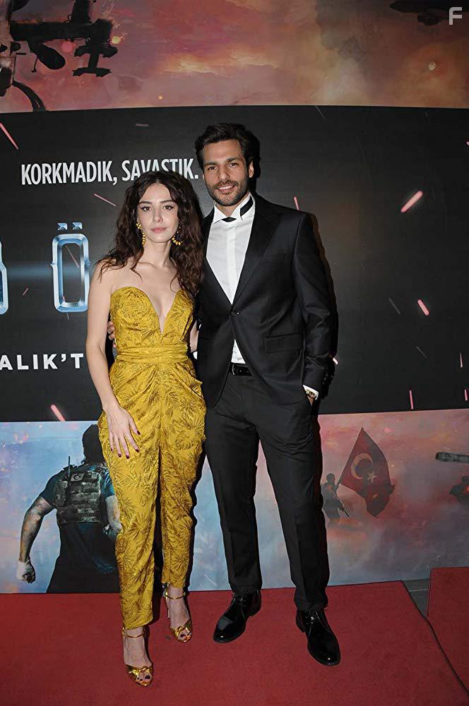 zge Grel and Serkan ayoglu at an event for Br (2018)