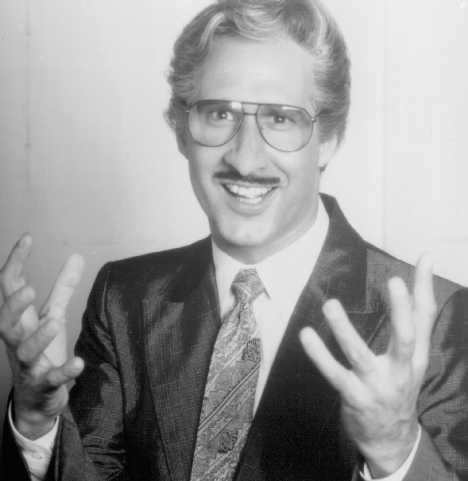 Chevy Chase in Флетч жив (1989)