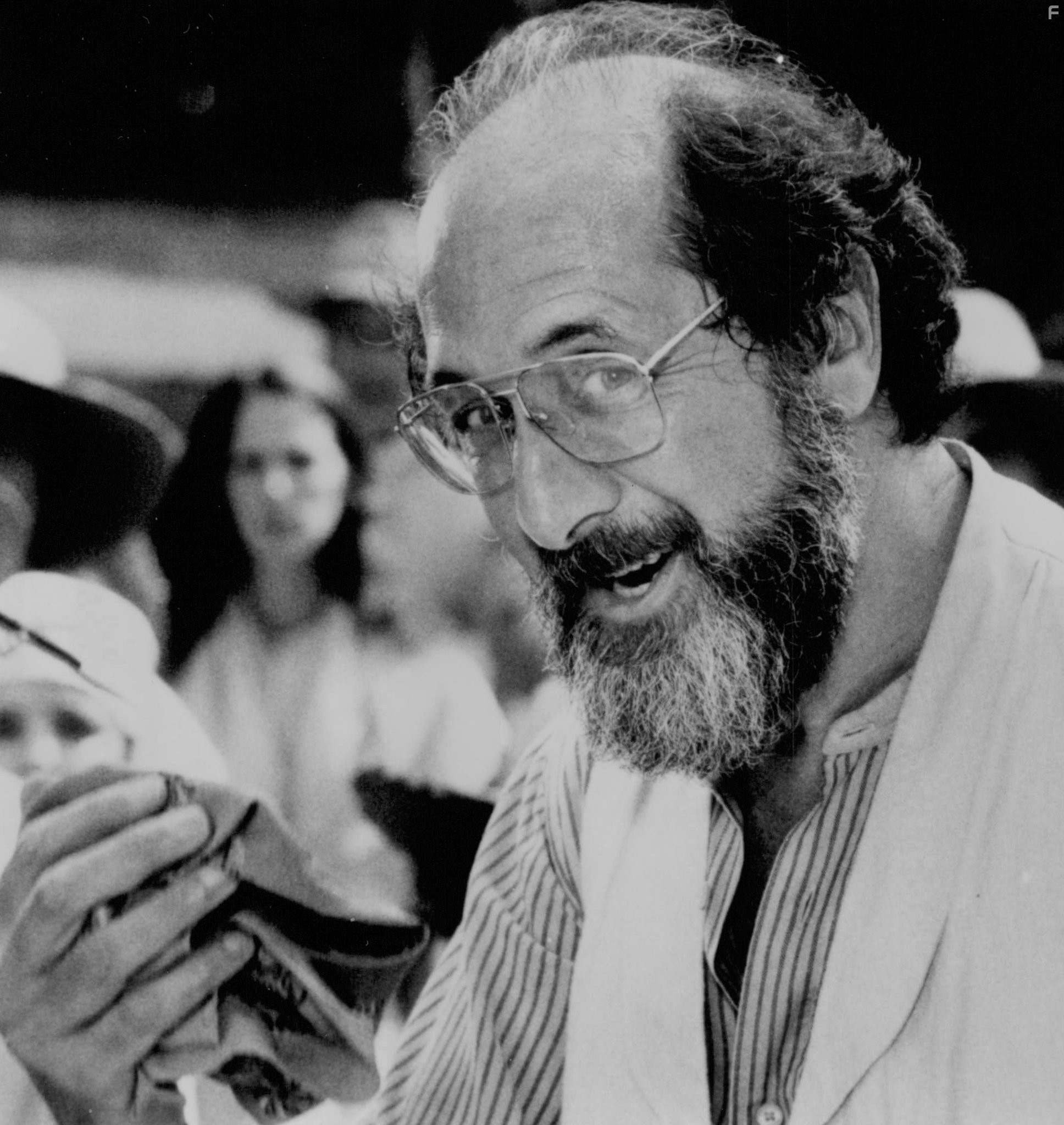 Richard Libertini in Флетч жив (1989)