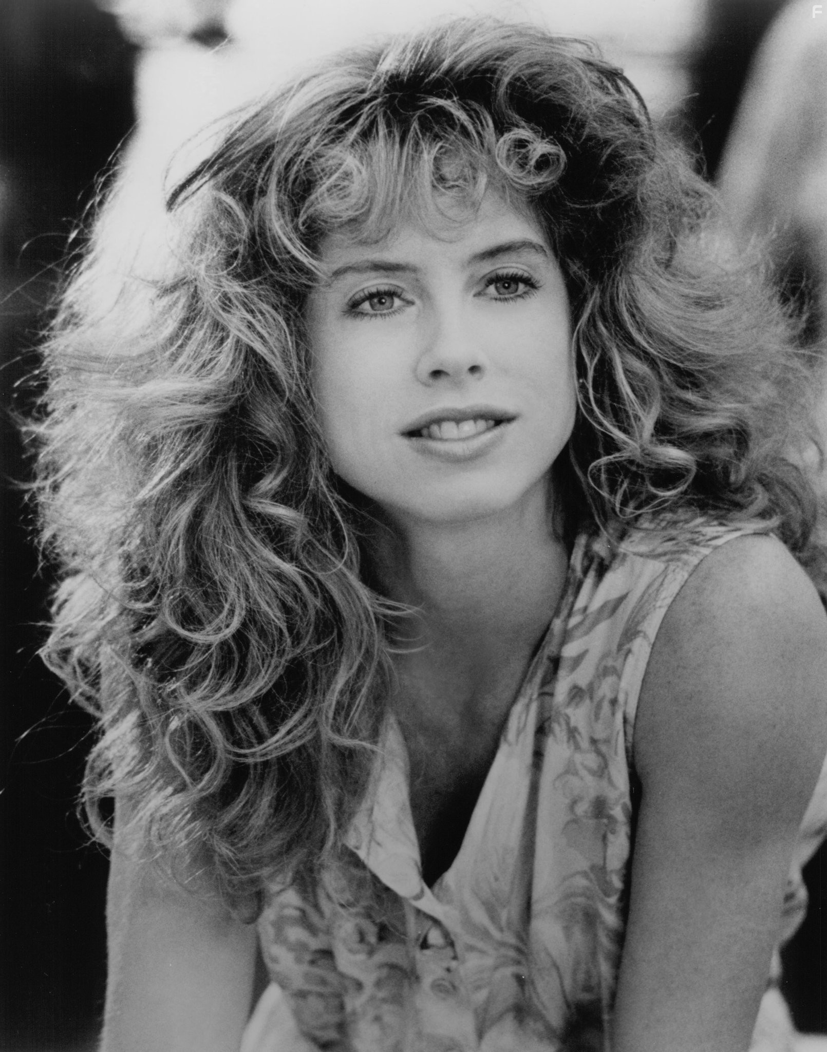 Julianne Phillips in Флетч жив (1989)