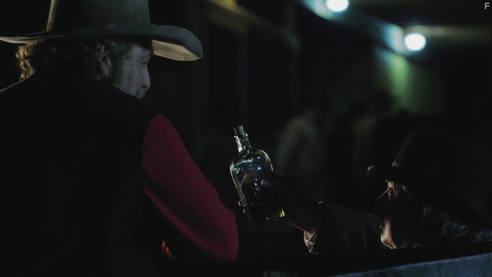 Robert Carradine and Darby Hinton in Bill Tilghman and the Outlaws (2019)
