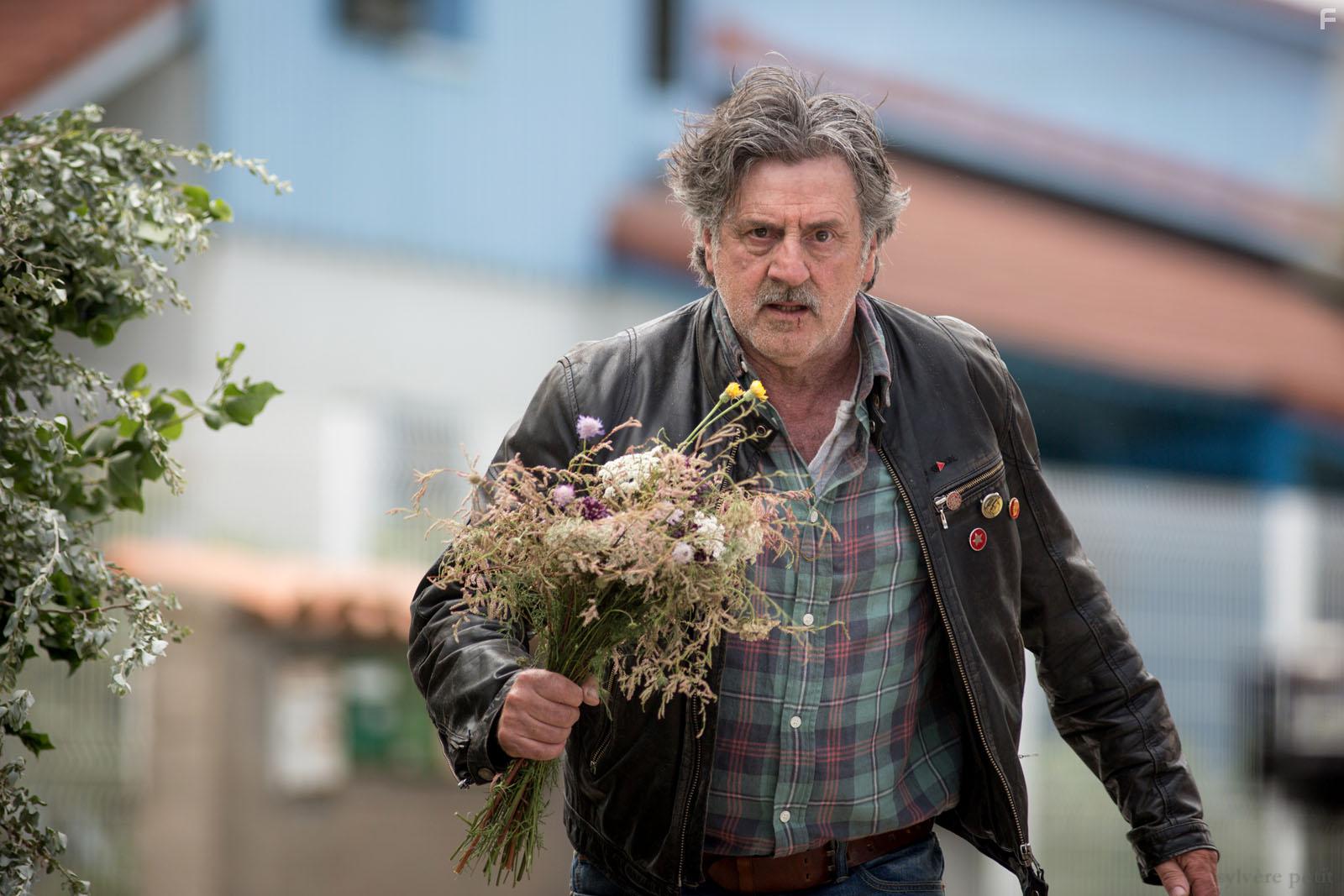 Daniel Auteuil in Qui m'aime me suive! (2019)