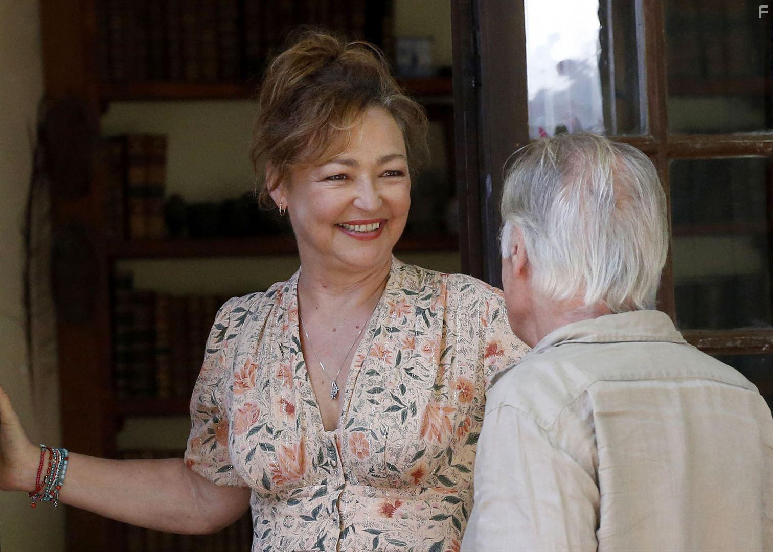 Catherine Frot and Bernard Le Coq in Qui m'aime me suive! (2019)
