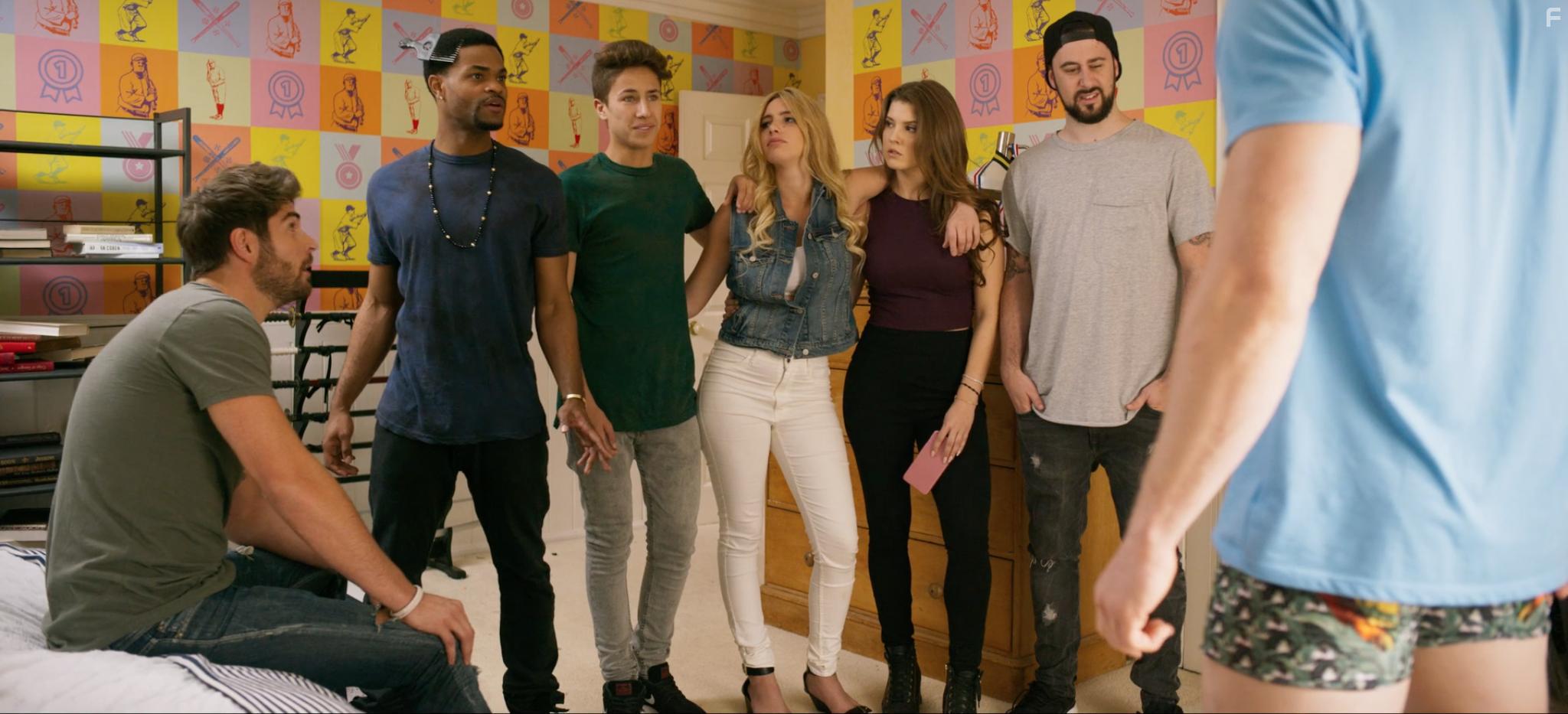 Nick Bateman, Andrew Bachelor, Amanda Cerny, Lele Pons, Juanpa Zurita, and Anwar Jibawi in Airplane Mode (2019)