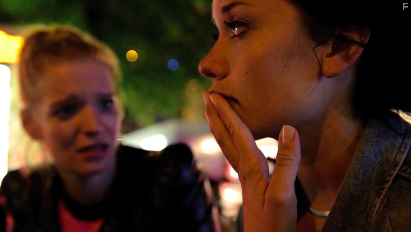 Sophie Reichert and Bea Brocks in Only One Day in Berlin (2018)