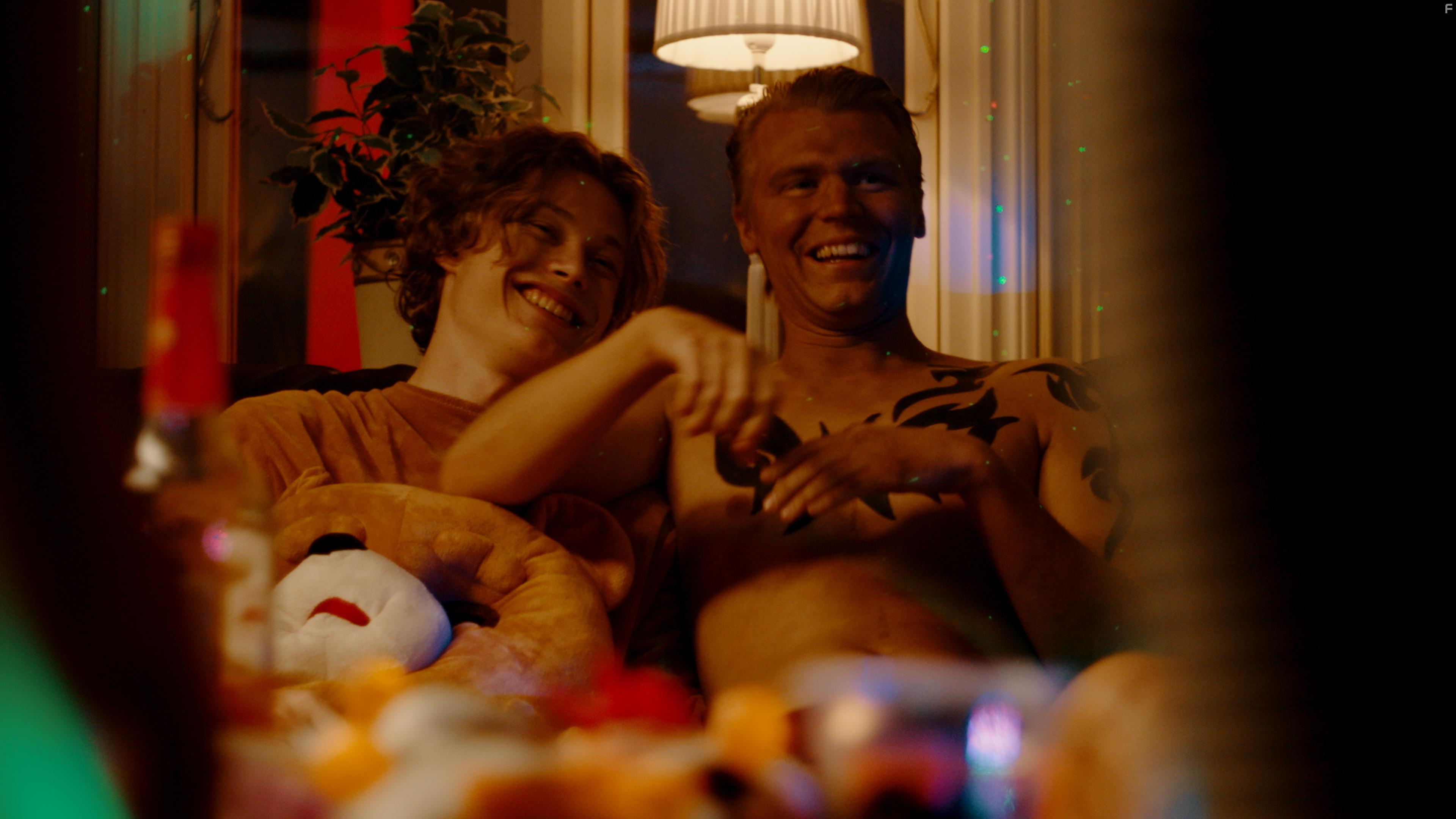 Adrian jvindsson and David Lindgren in Eagles (2019)