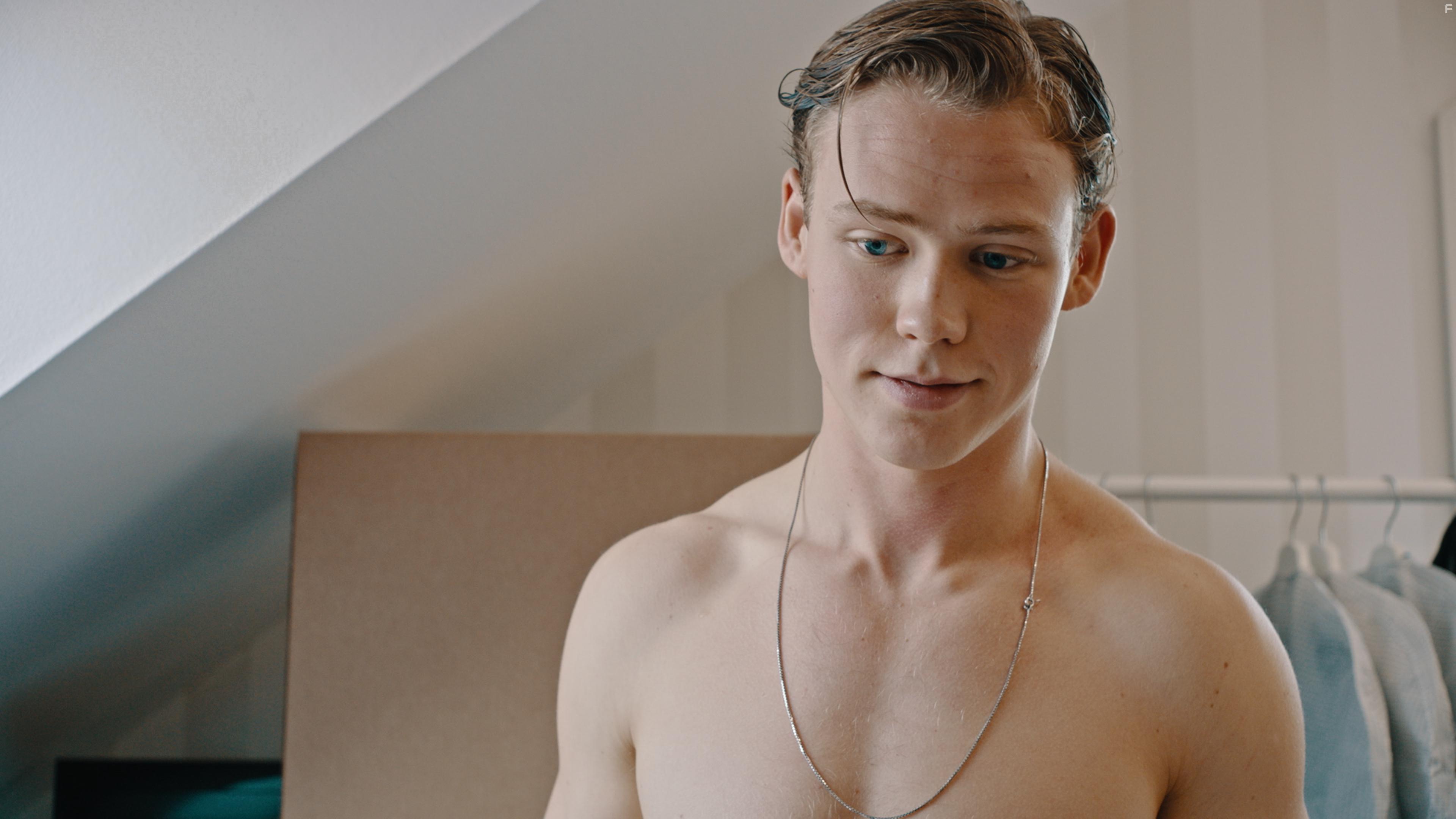 Edvard Olsson in Eagles (2019)