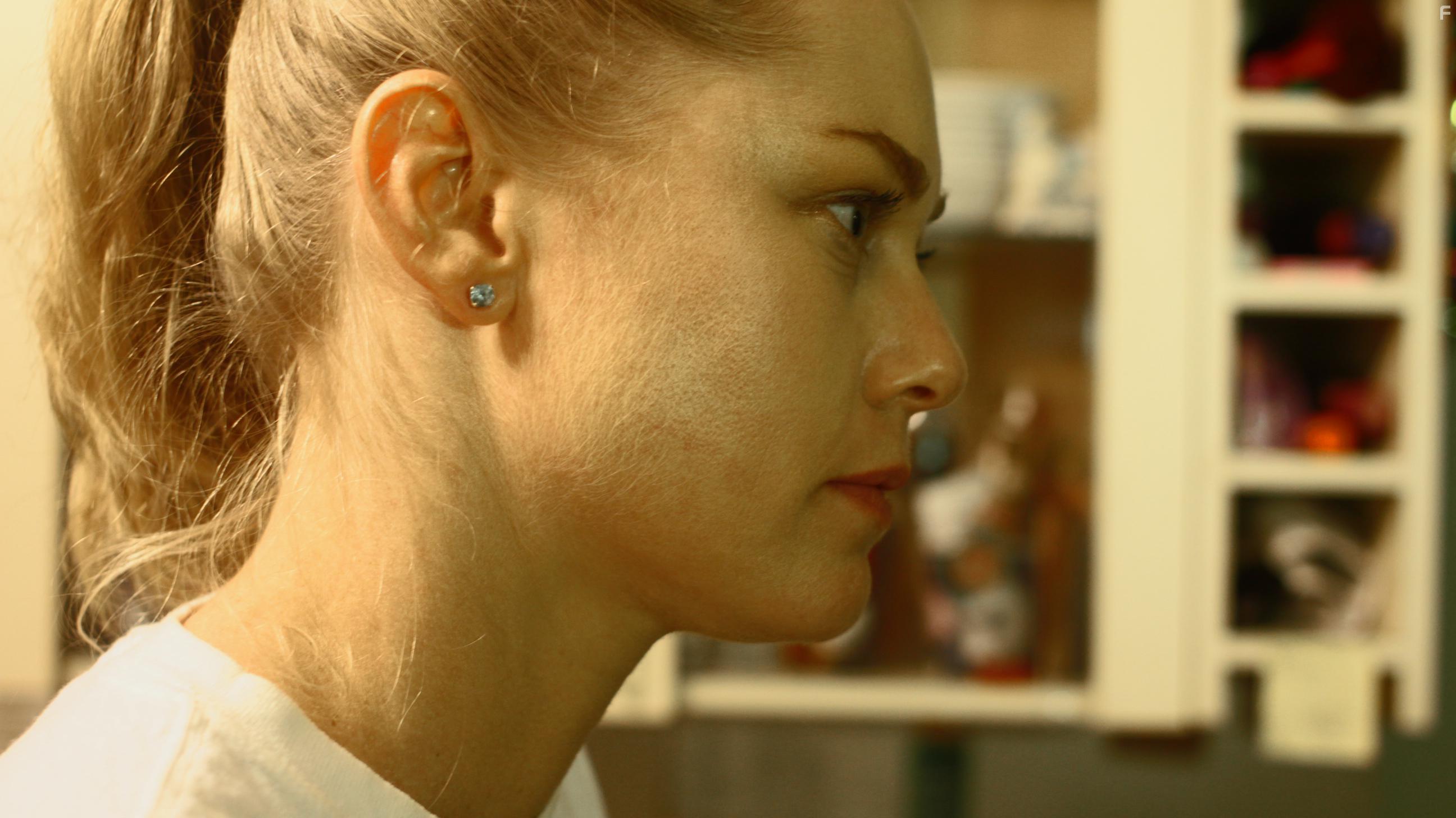 Kathryn Lill in Theta States (2017)