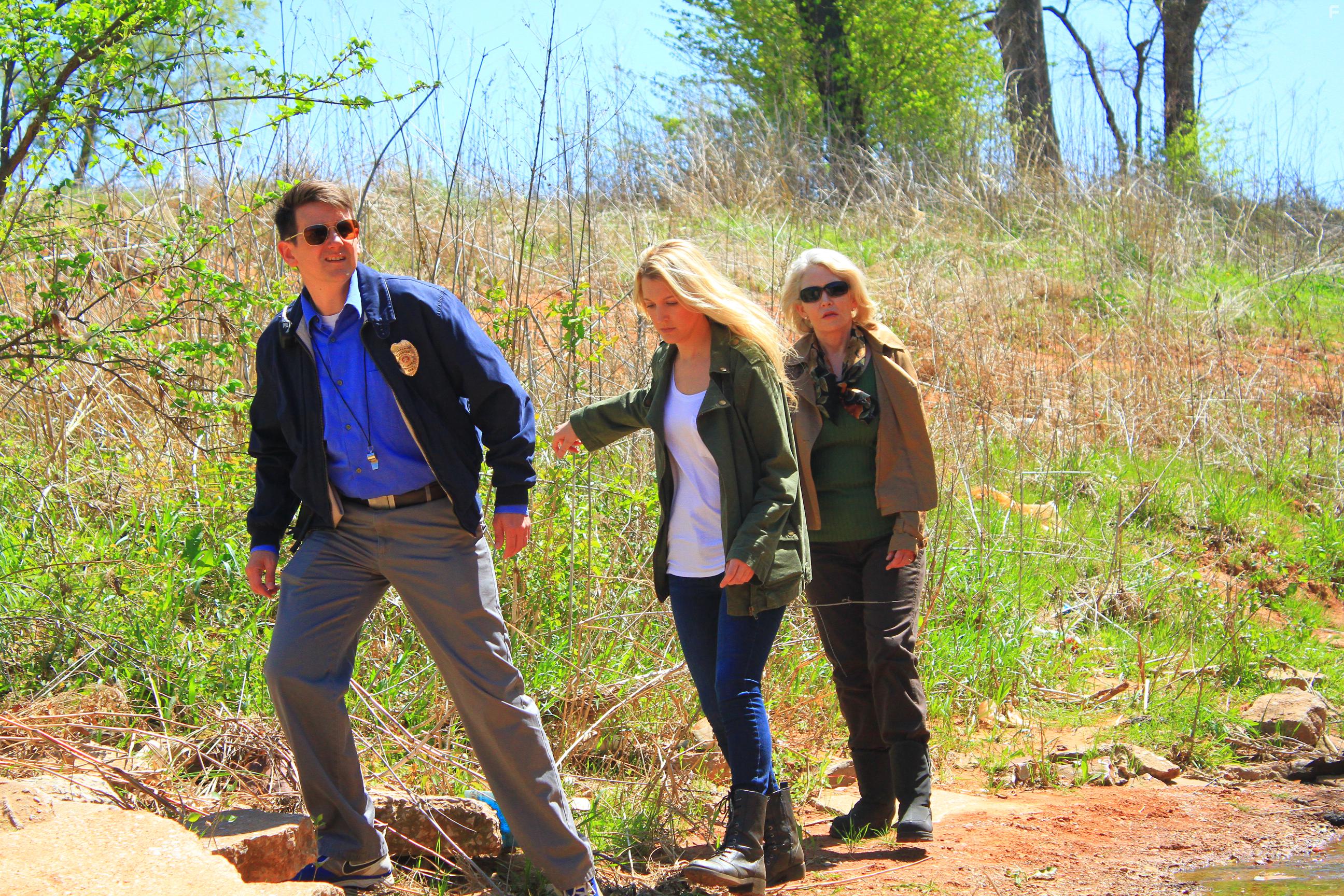 Lucas Ross, Alissa Ford, and Laurie Cummings in The Harvesters (2017)
