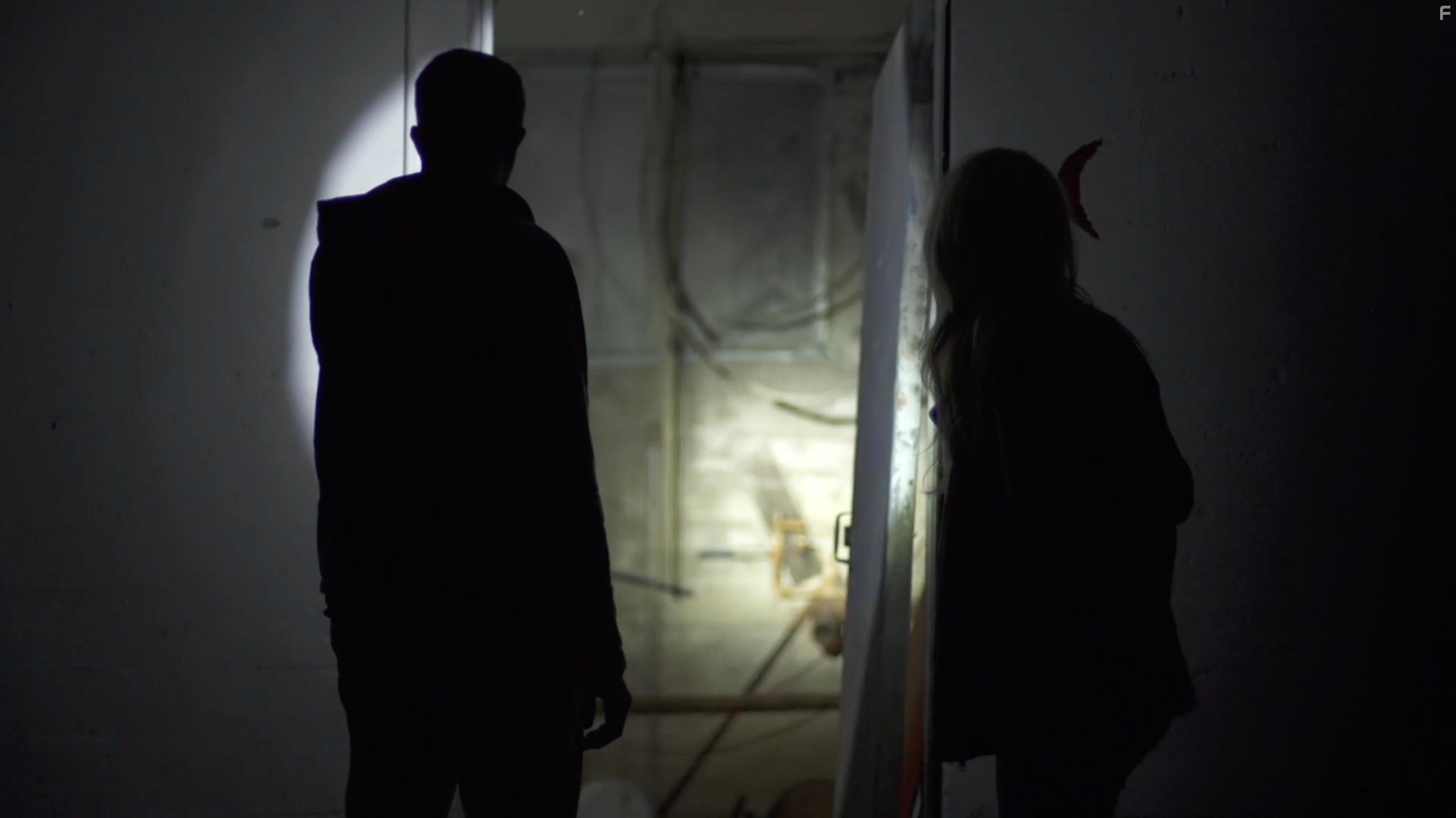 Alissa Ford and Jason Gwynn in The Harvesters (2017)