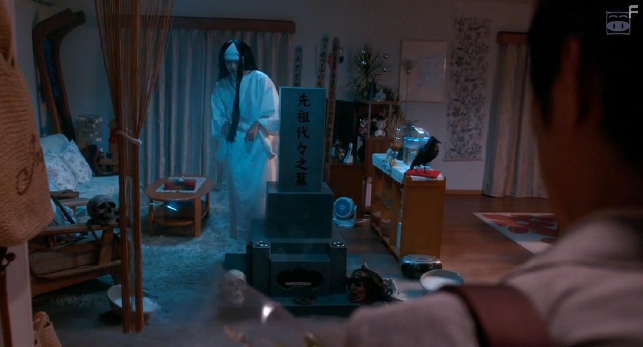 Ie ni kaeru to tsuma ga kanarazu shinda furi o shite imasu. (2018)