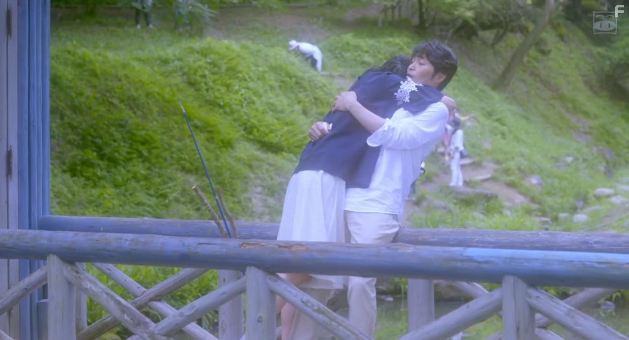 Ie ni kaeru to tsuma ga kanarazu shinda furi o shite imasu. (2018)