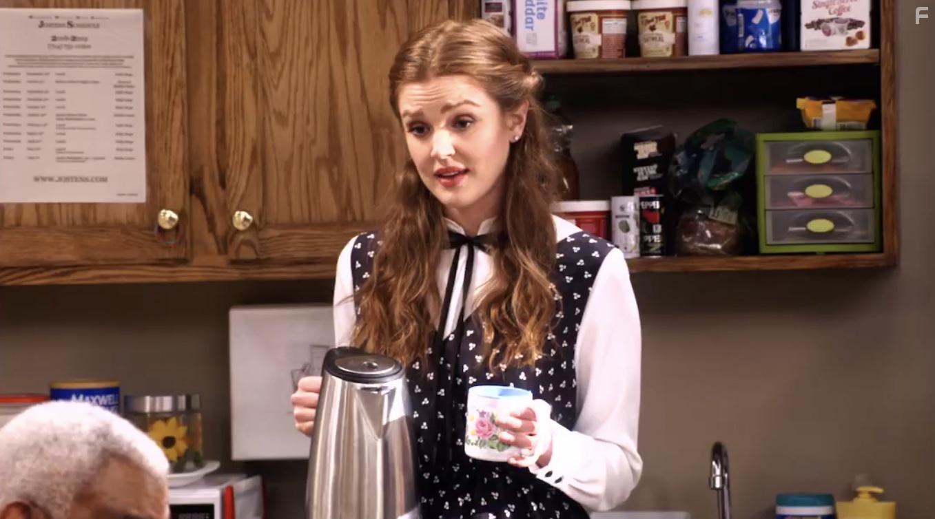 Maggie Geha in Mr. Iglesias (2019)